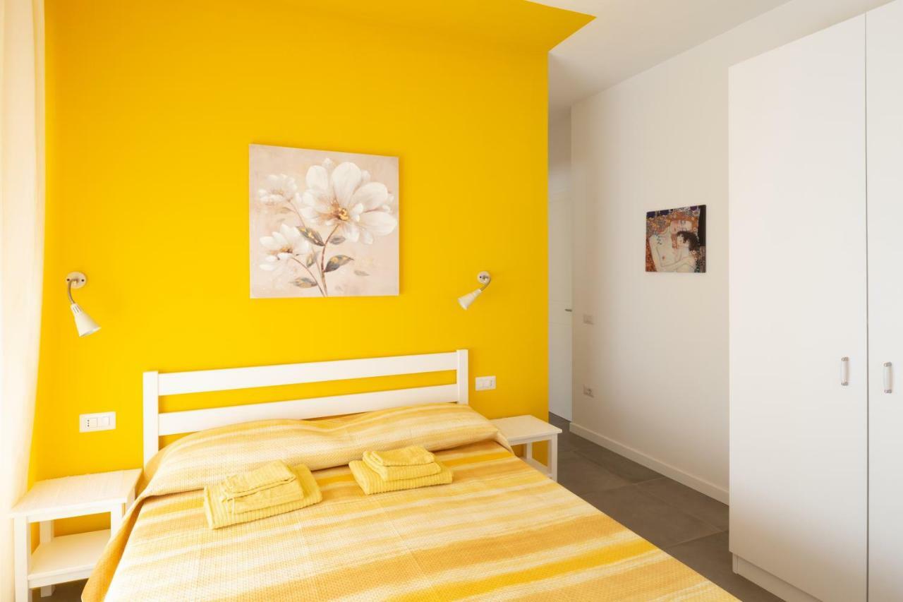 Castelvi Rooms Cagliari Exteriör bild